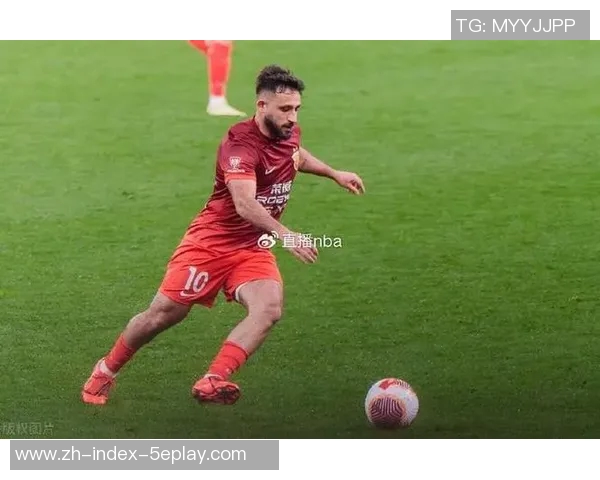 十字韧带撕裂！上港右路备战受挫，24岁国脚或报销整个赛季